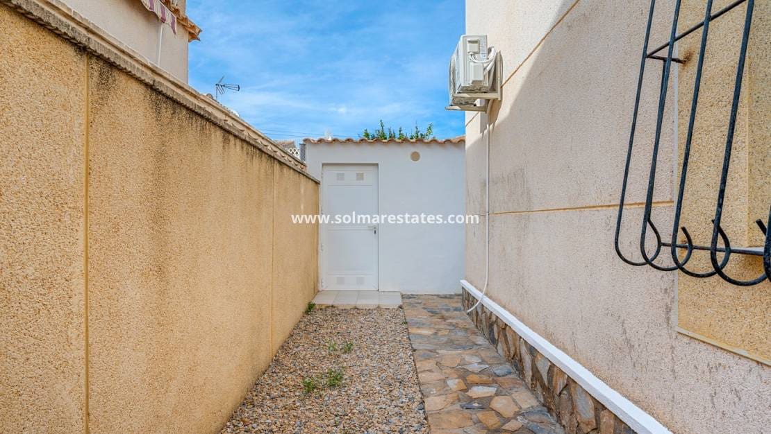 4 bedroom Villa for sale in La Florida with pool - € 359,000 (Ref: 9830009)