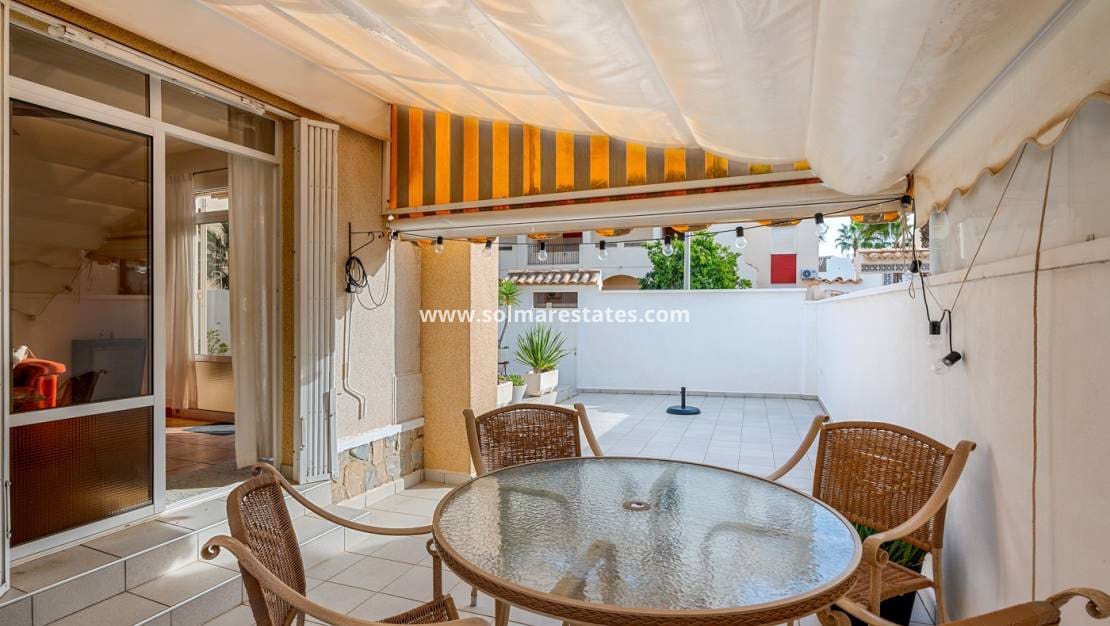 4 bedroom Villa for sale in La Florida with pool - € 359,000 (Ref: 9830009)