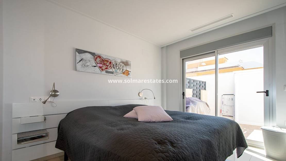 3 quarto Moradia Geminada para venda em Ciudad Quesada com piscina - 399 000 € (Ref: 9830010)