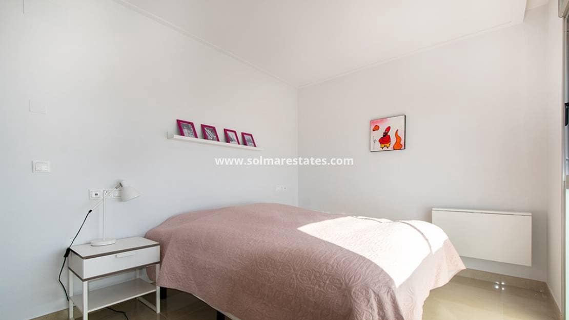 3 quarto Moradia Geminada para venda em Ciudad Quesada com piscina - 399 000 € (Ref: 9830010)