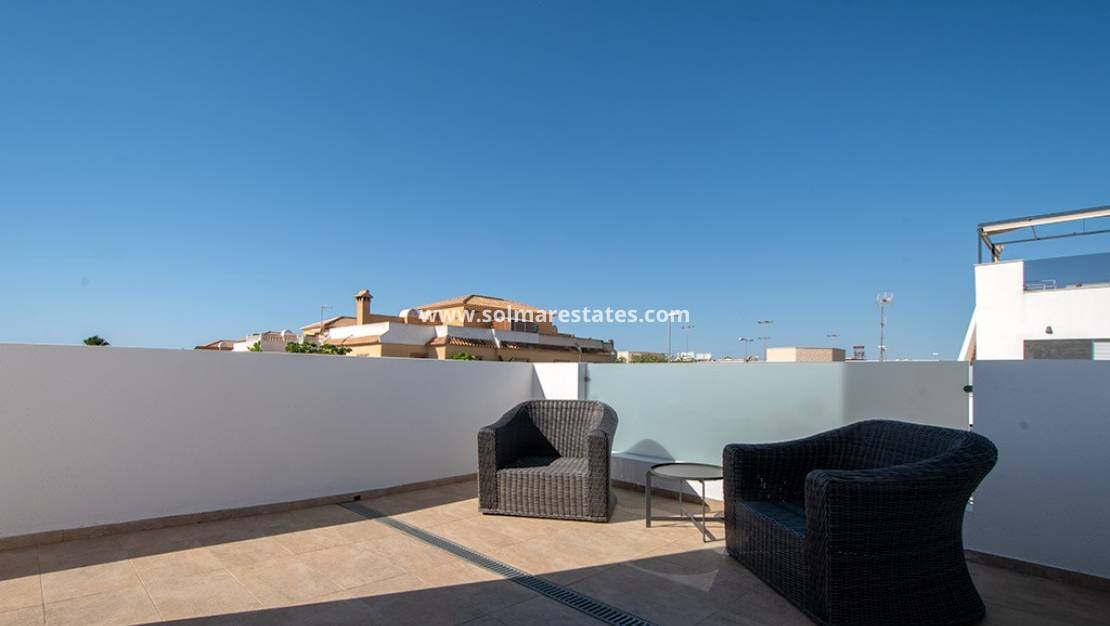 3 quarto Moradia Geminada para venda em Ciudad Quesada com piscina - 399 000 € (Ref: 9830010)