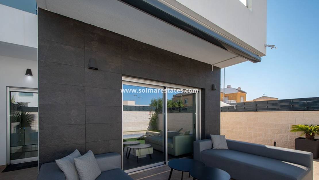 3 quarto Moradia Geminada para venda em Ciudad Quesada com piscina - 399 000 € (Ref: 9830010)