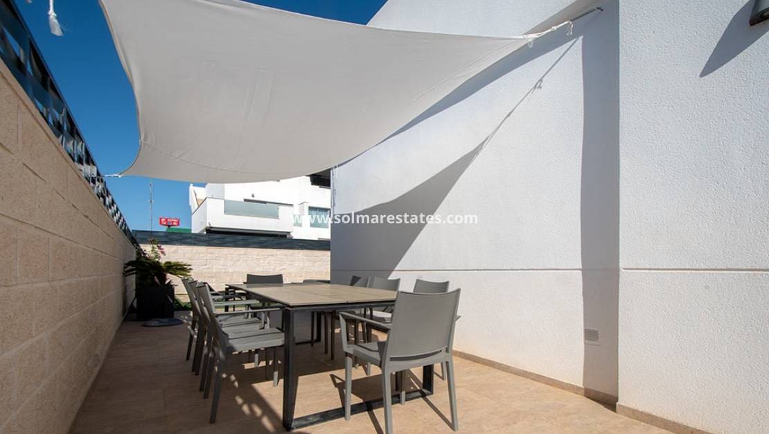 3 quarto Moradia Geminada para venda em Ciudad Quesada com piscina - 399 000 € (Ref: 9830010)