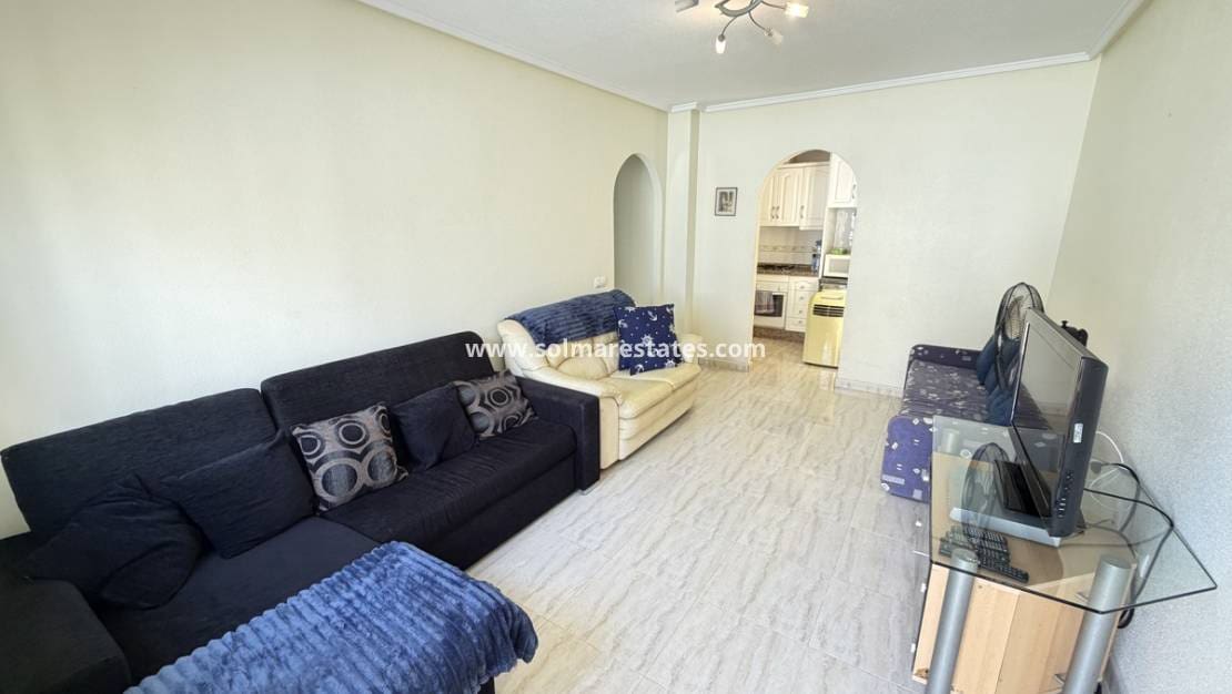 2 sypialnia Apartament na sprzedaż w Villamartin z basenem - 199 995 € (Ref: 9831967)