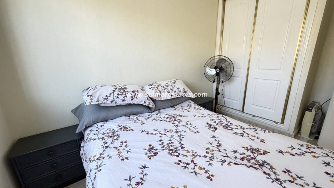 2 sypialnia Apartament na sprzedaż w Villamartin z basenem - 199 995 € (Ref: 9831967)