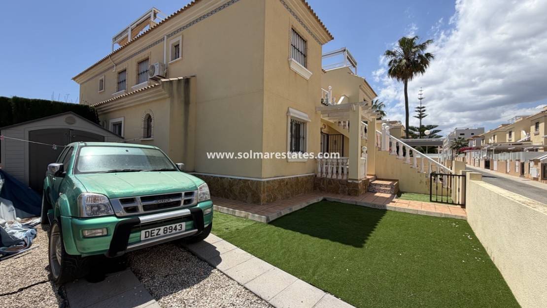 2 sypialnia Apartament na sprzedaż w Villamartin z basenem - 199 995 € (Ref: 9831967)