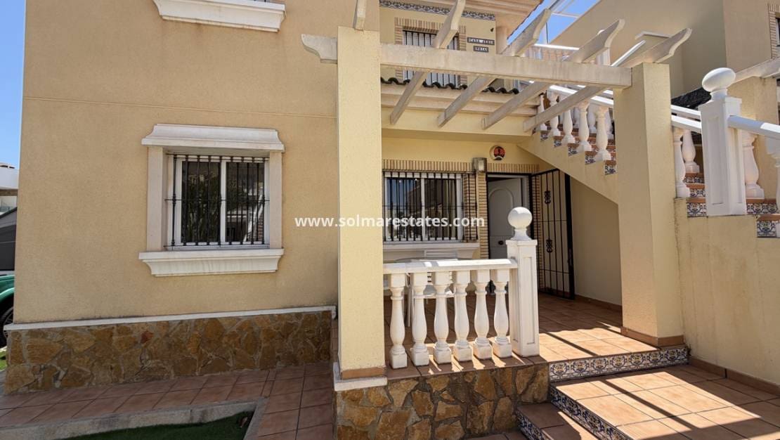 2 sypialnia Apartament na sprzedaż w Villamartin z basenem - 199 995 € (Ref: 9831967)