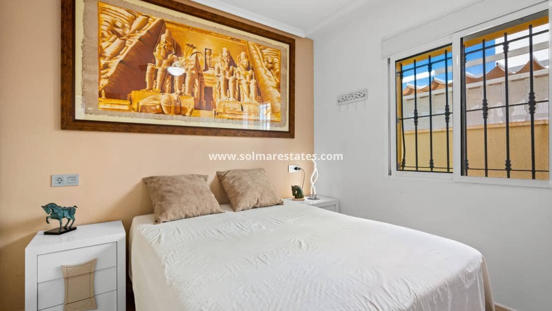 3 camera da letto Villa in vendita in El Raso con piscina - 350.000 € (Rif: 9832292)