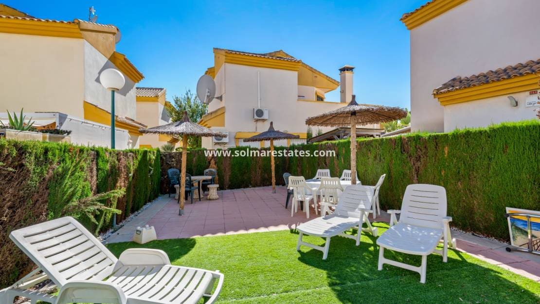 3 camera da letto Villa in vendita in El Raso con piscina - 350.000 € (Rif: 9832292)
