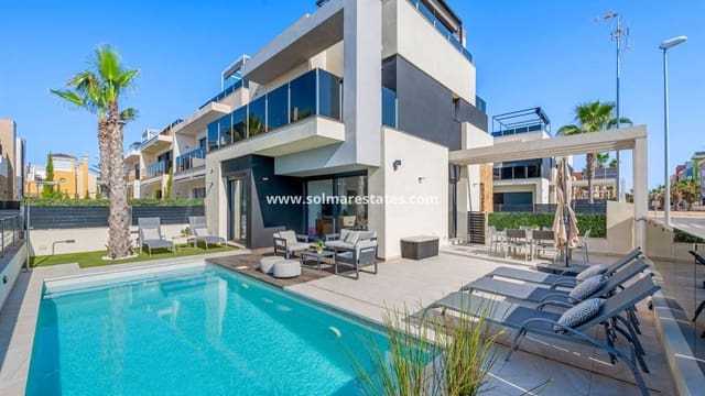 4 sovrum Villa till salu i Cabo Roig, Orihuela med pool - 599 000 € (Ref: 9832294)