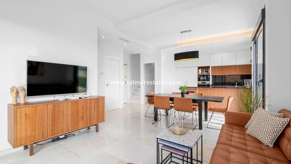 4 sovrum Villa till salu i Cabo Roig med pool - 599 000 € (Ref: 9832294)
