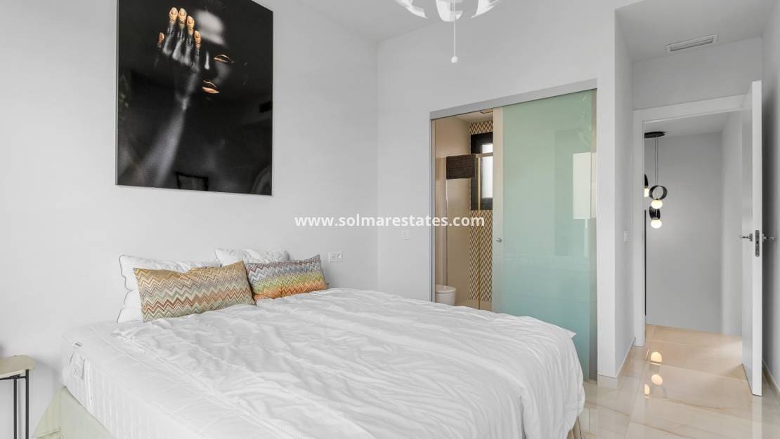 4 sovrum Villa till salu i Cabo Roig med pool - 599 000 € (Ref: 9832294)