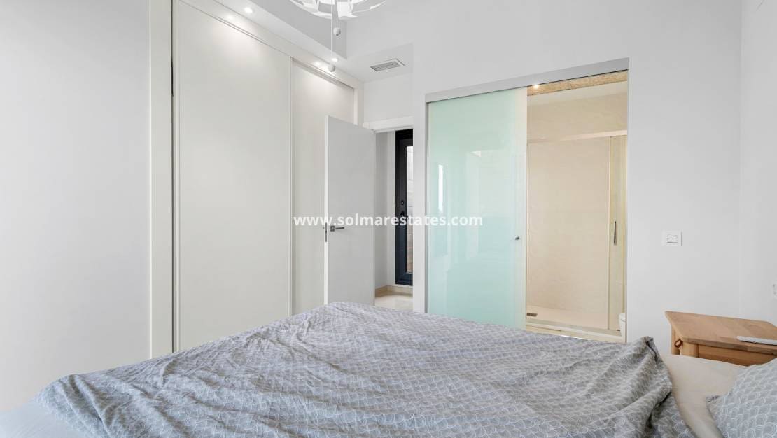 4 sovrum Villa till salu i Cabo Roig med pool - 599 000 € (Ref: 9832294)