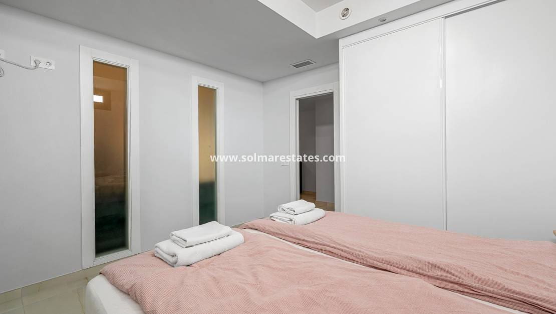 4 sovrum Villa till salu i Cabo Roig med pool - 599 000 € (Ref: 9832294)