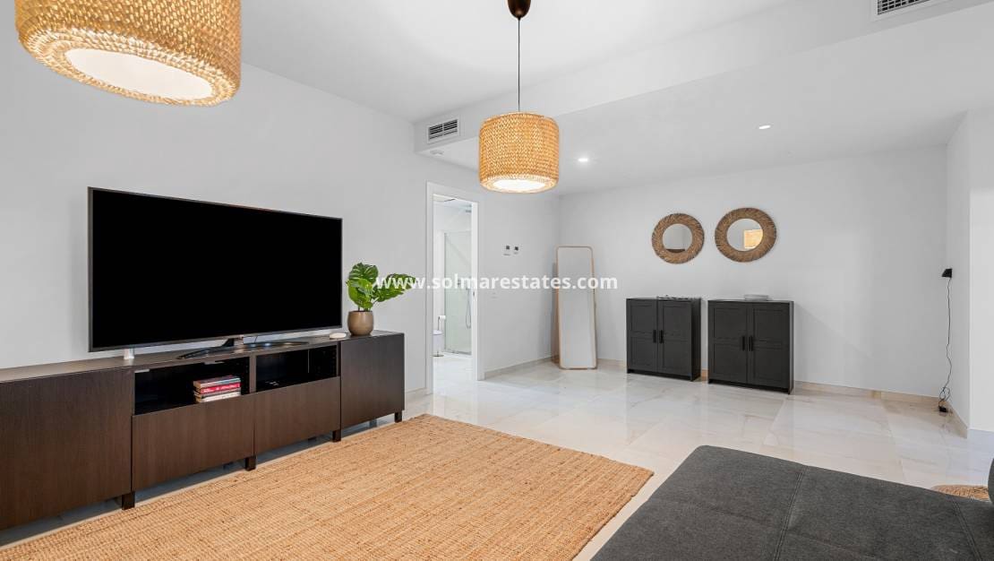 4 sovrum Villa till salu i Cabo Roig med pool - 599 000 € (Ref: 9832294)