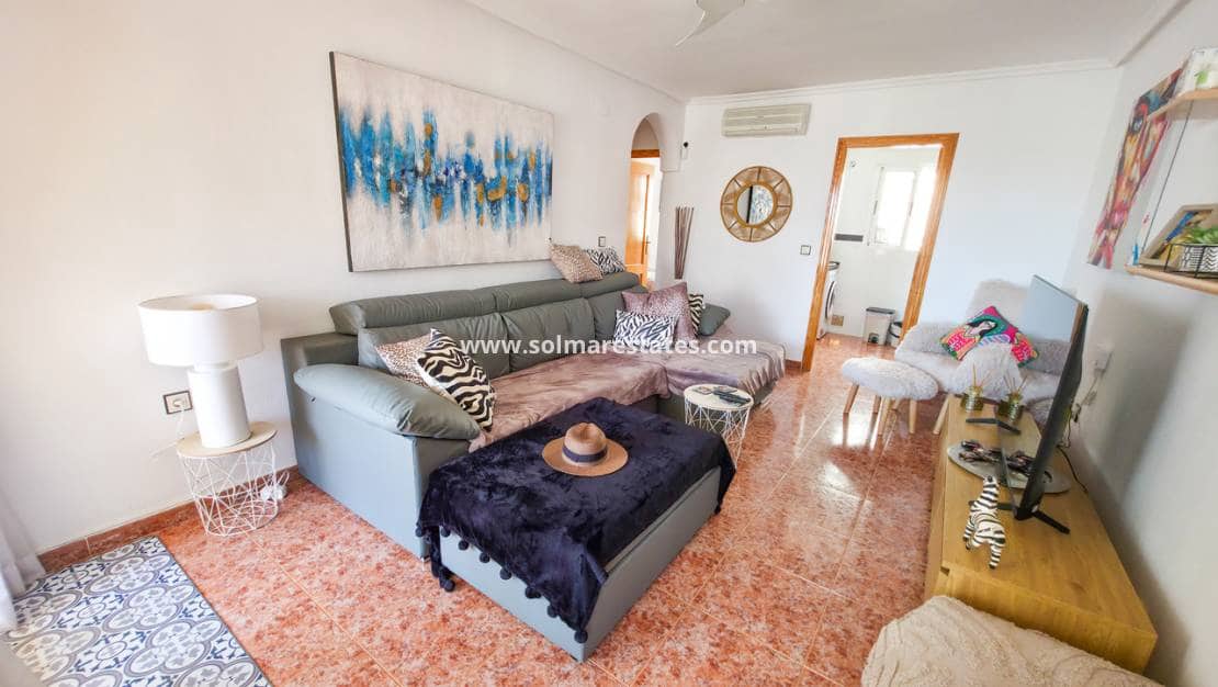 2 bedroom Apartment for sale in Los Montesinos with pool - € 135,000 (Ref: 9832297)