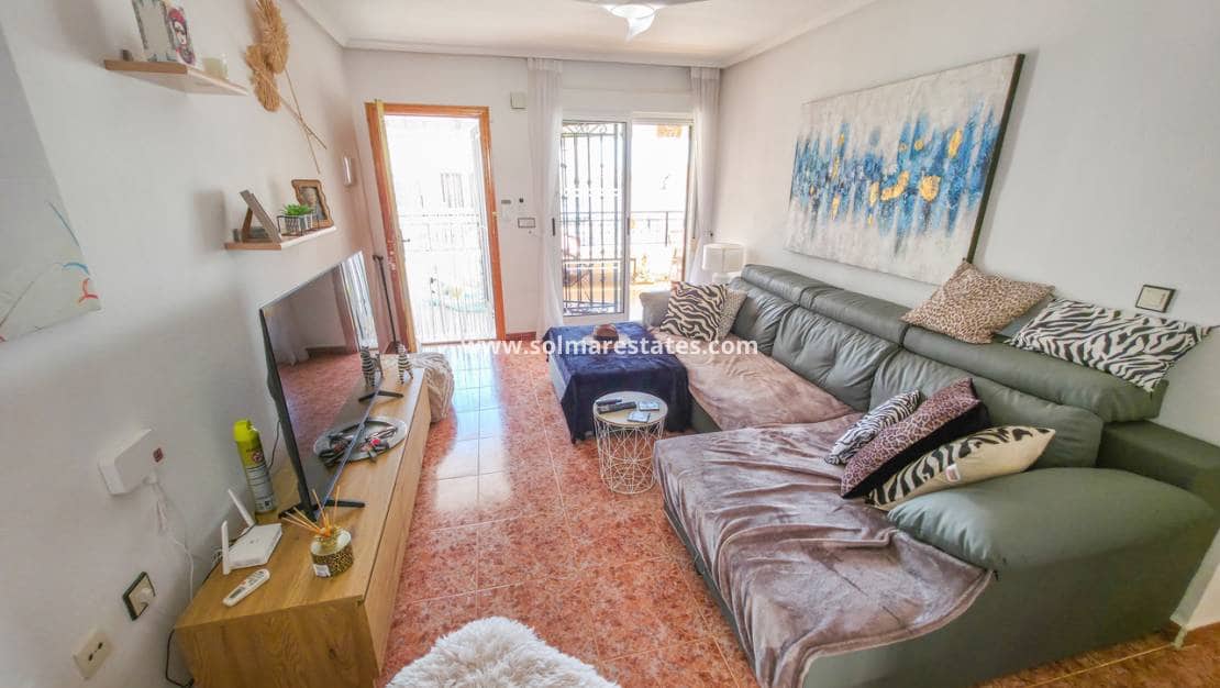 2 bedroom Apartment for sale in Los Montesinos with pool - € 135,000 (Ref: 9832297)