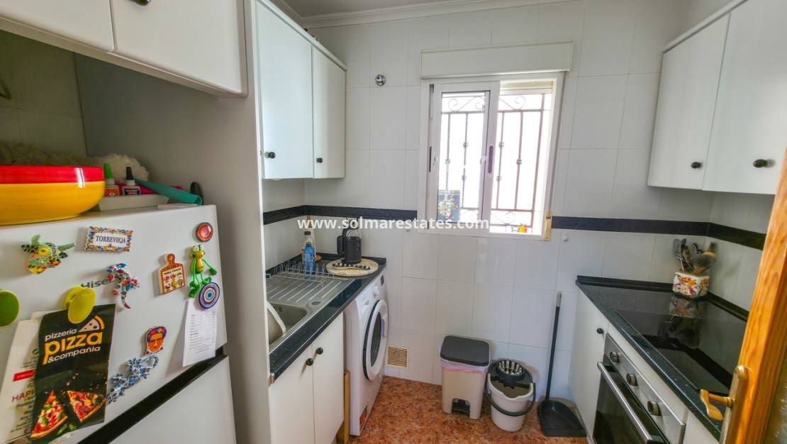 2 bedroom Apartment for sale in Los Montesinos with pool - € 135,000 (Ref: 9832297)