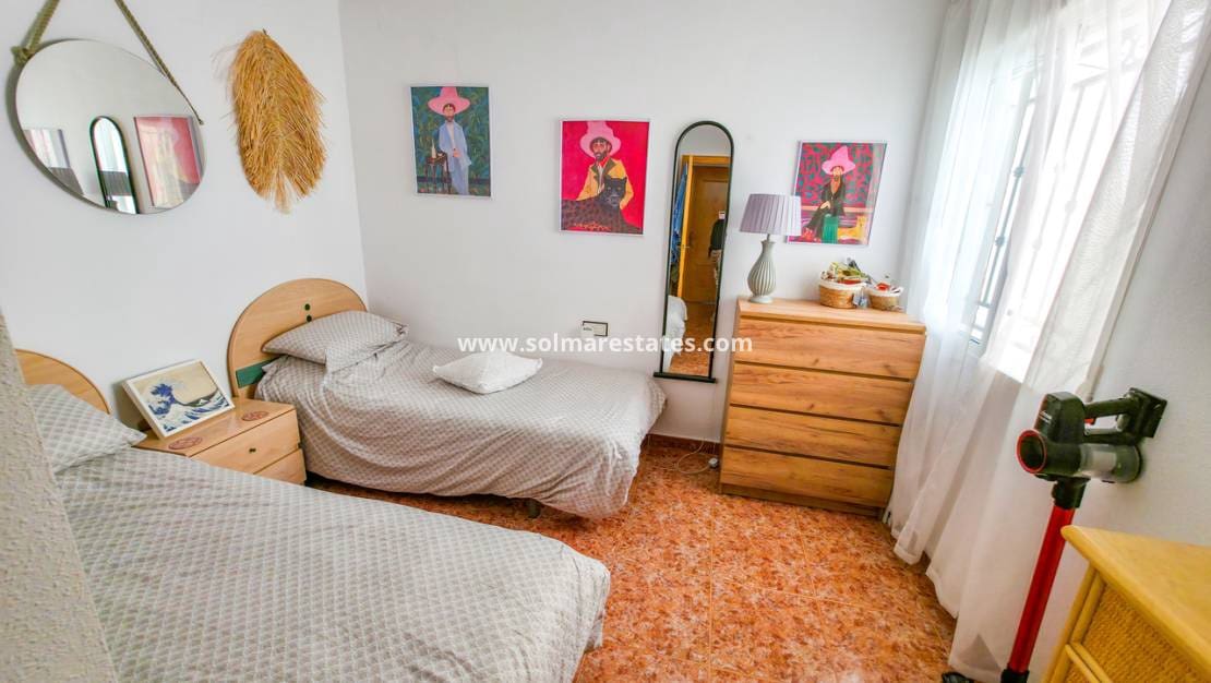 2 bedroom Apartment for sale in Los Montesinos with pool - € 135,000 (Ref: 9832297)