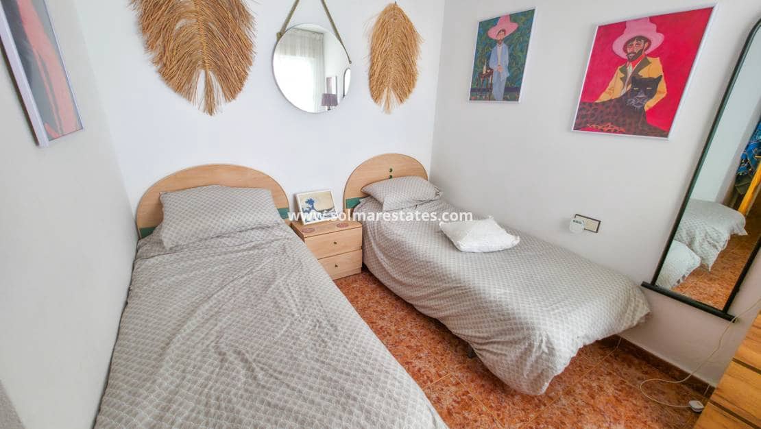 2 bedroom Apartment for sale in Los Montesinos with pool - € 135,000 (Ref: 9832297)