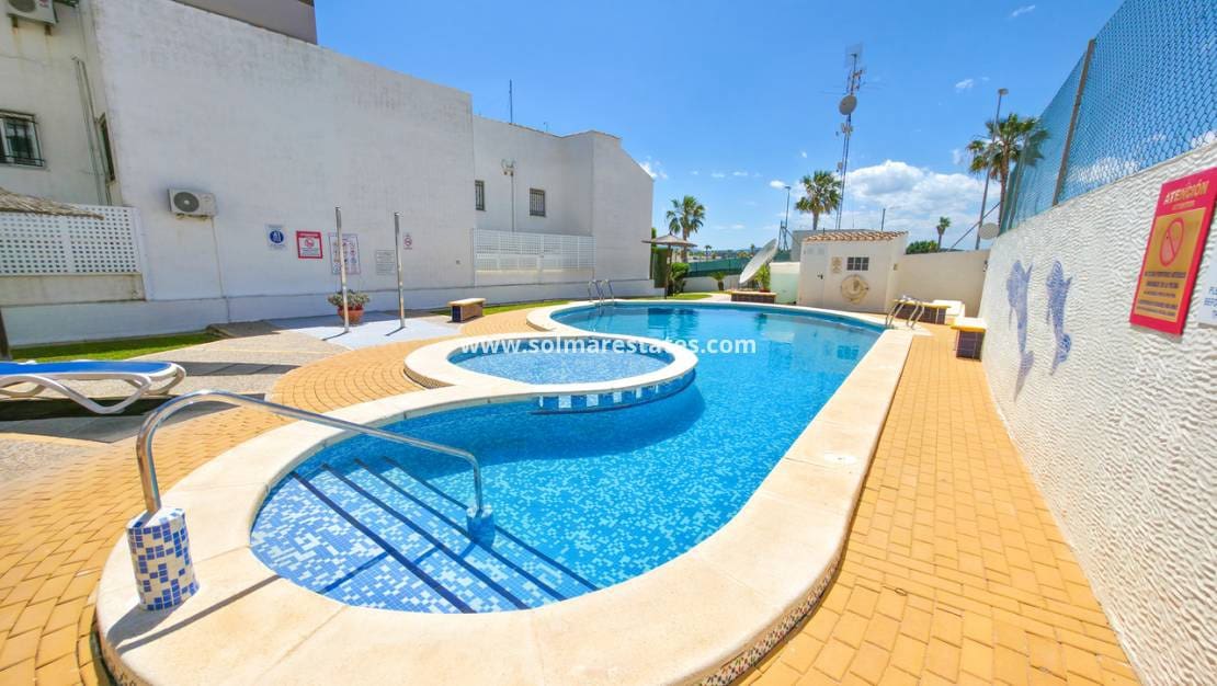 2 bedroom Apartment for sale in Los Montesinos with pool - € 135,000 (Ref: 9832297)