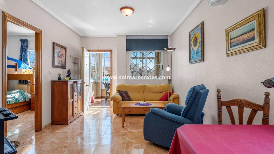 2 chambre Appartement à vendre à Torrevieja avec piscine - 149 000 € (Ref: 9832298)