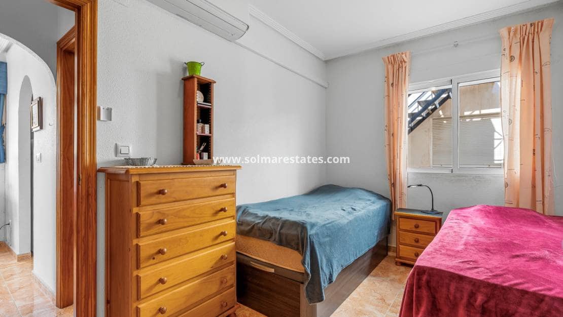 2 chambre Appartement à vendre à Torrevieja avec piscine - 149 000 € (Ref: 9832298)
