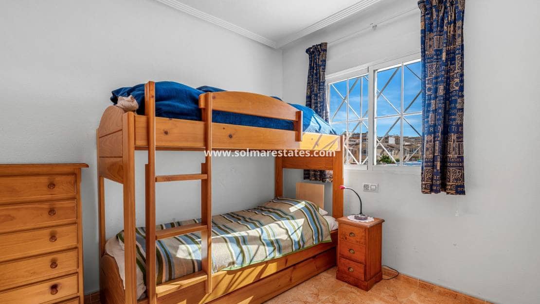 2 chambre Appartement à vendre à Torrevieja avec piscine - 149 000 € (Ref: 9832298)