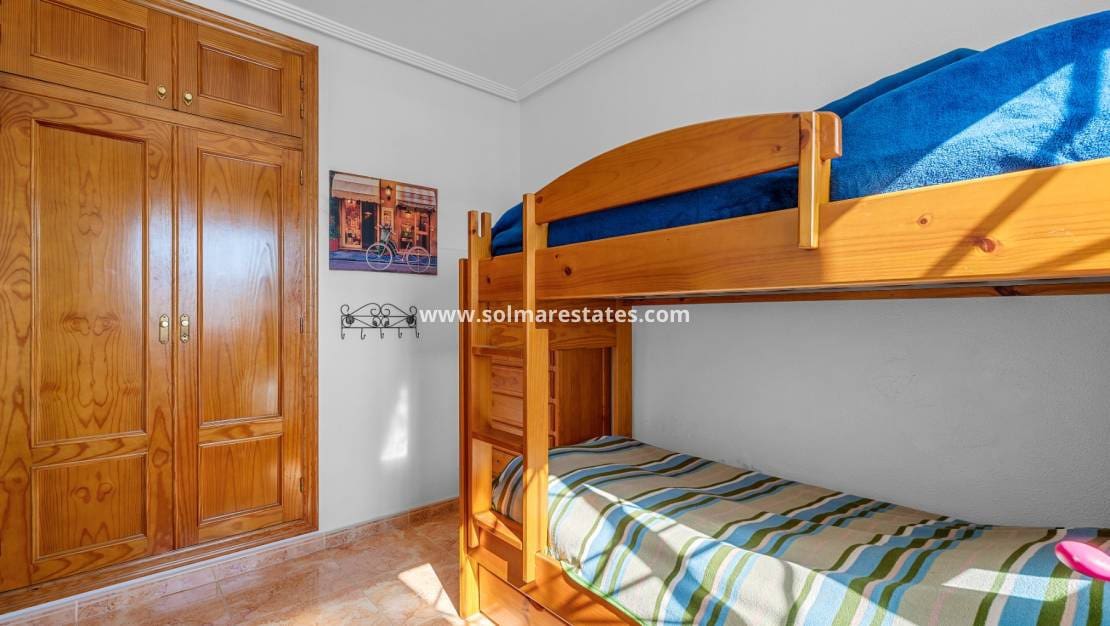 2 chambre Appartement à vendre à Torrevieja avec piscine - 149 000 € (Ref: 9832298)