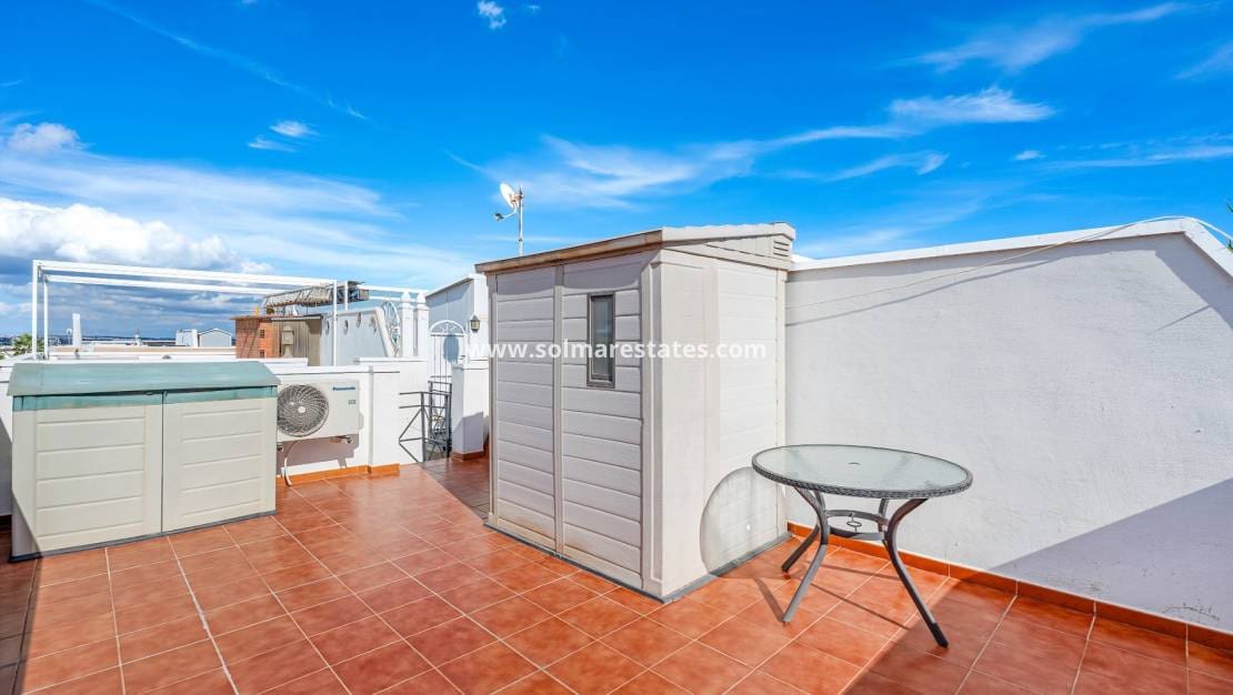 2 chambre Appartement à vendre à Torrevieja avec piscine - 149 000 € (Ref: 9832298)