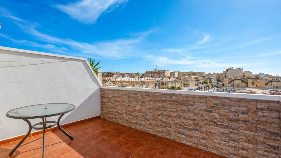 2 chambre Appartement à vendre à Torrevieja avec piscine - 149 000 € (Ref: 9832298)