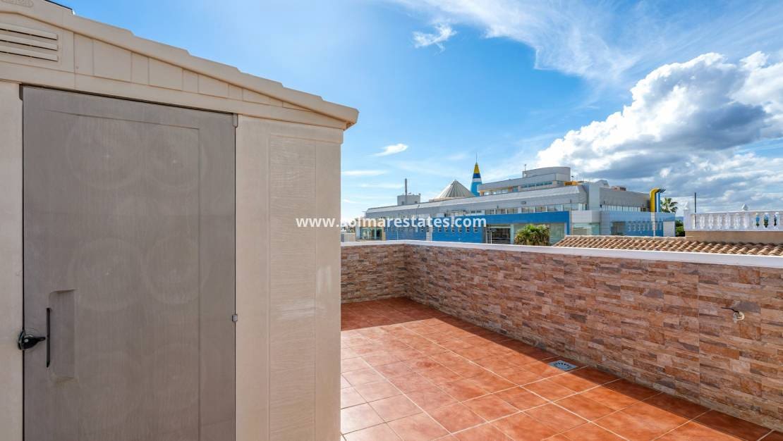 2 chambre Appartement à vendre à Torrevieja avec piscine - 149 000 € (Ref: 9832298)