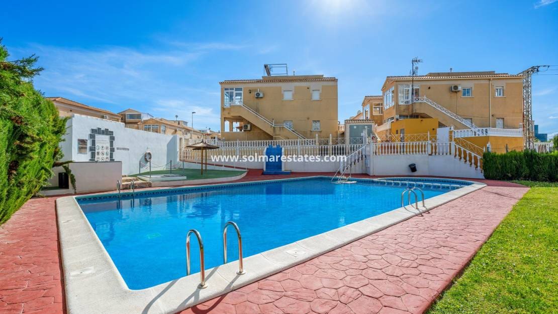 2 chambre Appartement à vendre à Torrevieja avec piscine - 149 000 € (Ref: 9832298)