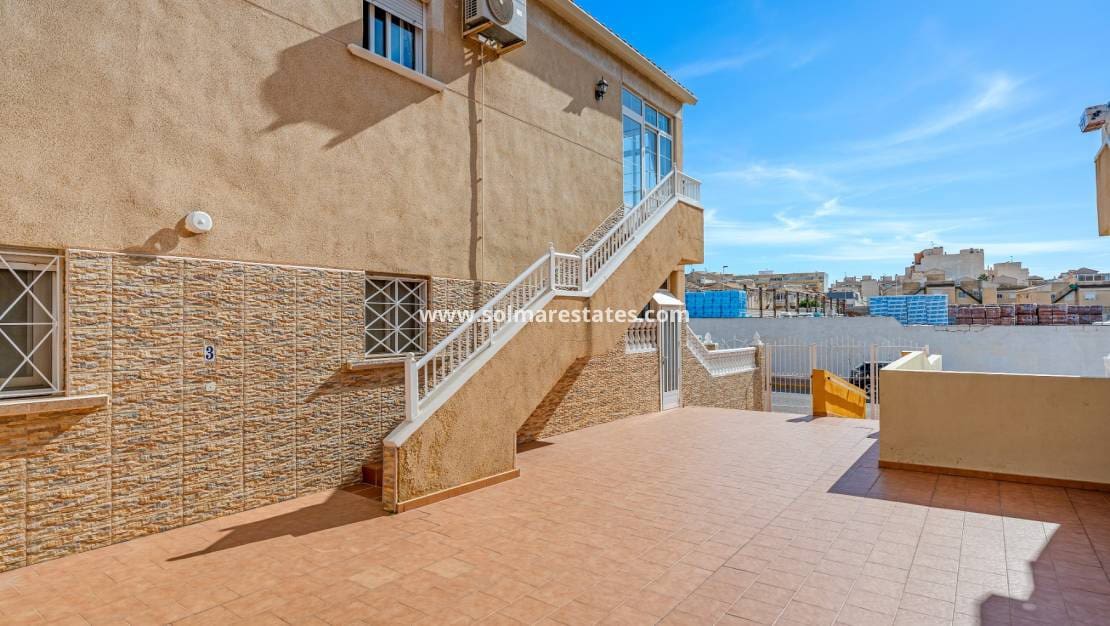 2 chambre Appartement à vendre à Torrevieja avec piscine - 149 000 € (Ref: 9832298)