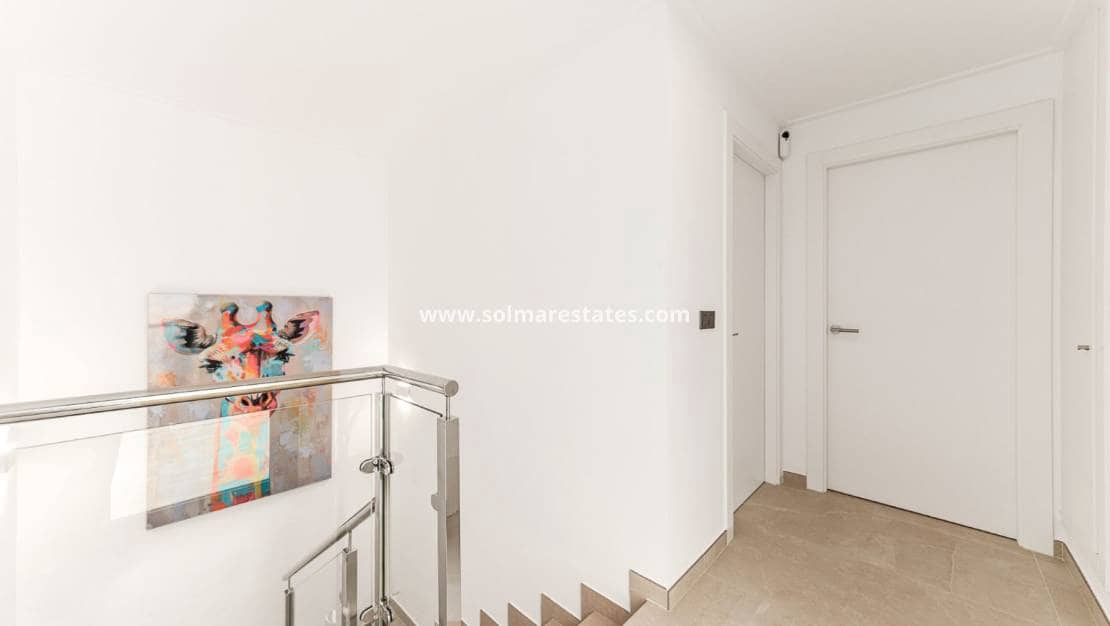3 makuuhuone Huvila myytävänä paikassa Ciudad Quesada mukana uima-altaan - 499 000 € (Ref: 9832299)