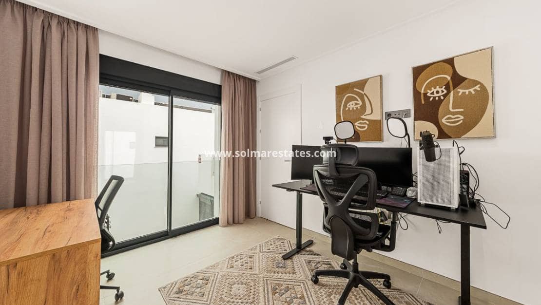 3 makuuhuone Huvila myytävänä paikassa Ciudad Quesada mukana uima-altaan - 499 000 € (Ref: 9832299)