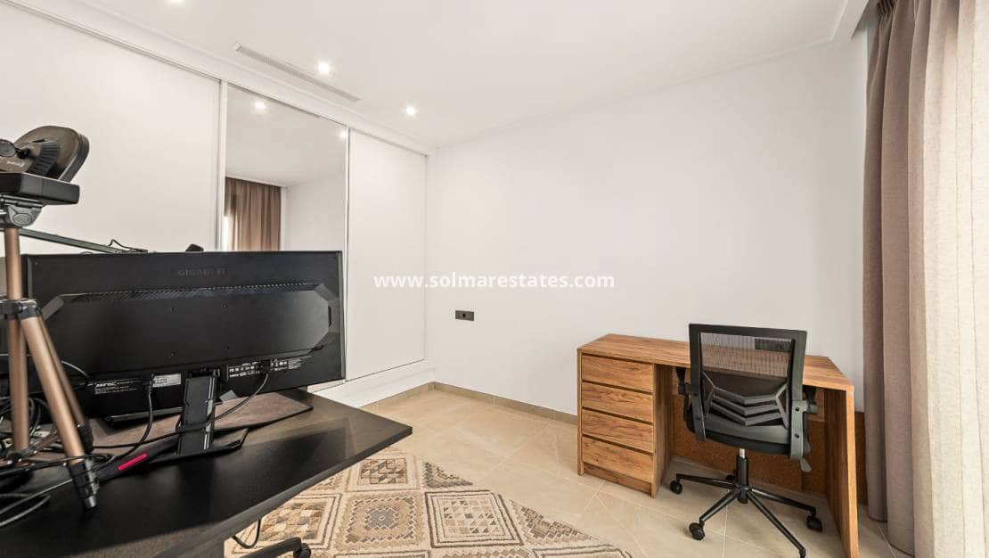 3 makuuhuone Huvila myytävänä paikassa Ciudad Quesada mukana uima-altaan - 499 000 € (Ref: 9832299)