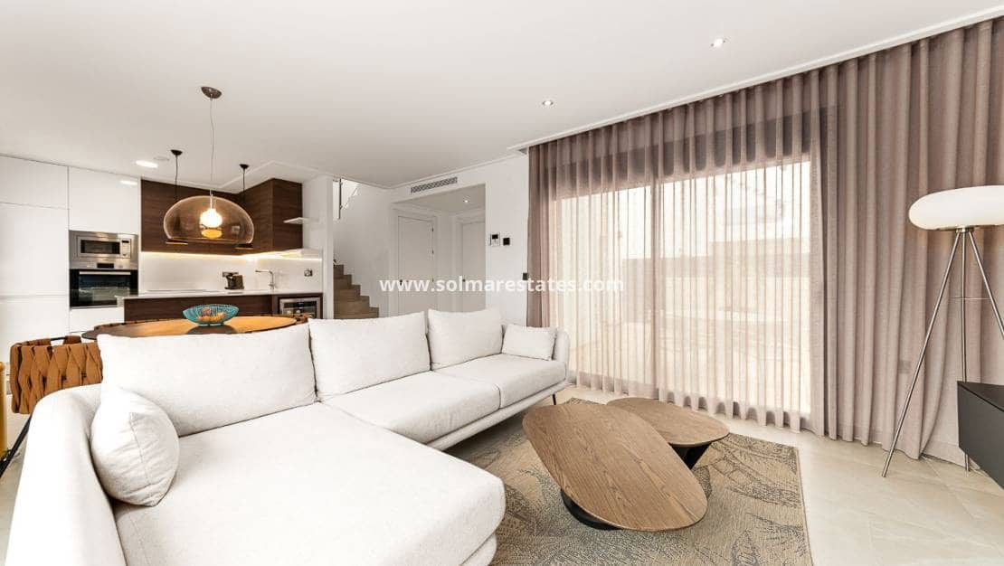 3 makuuhuone Huvila myytävänä paikassa Ciudad Quesada mukana uima-altaan - 499 000 € (Ref: 9832299)