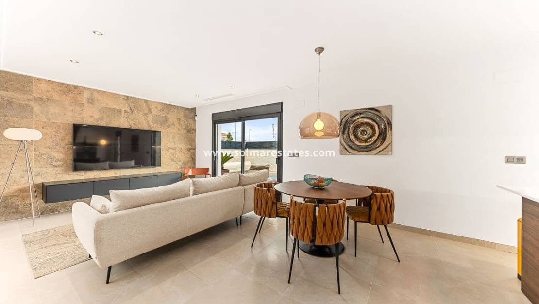 3 makuuhuone Huvila myytävänä paikassa Ciudad Quesada mukana uima-altaan - 499 000 € (Ref: 9832299)