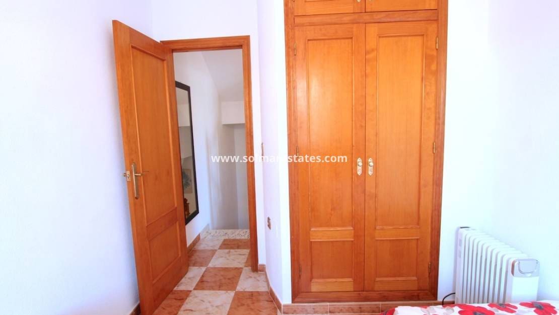 2 makuuhuone Rivitalo myytävänä paikassa Cabo Roig mukana uima-altaan - 235 000 € (Ref: 9834237)