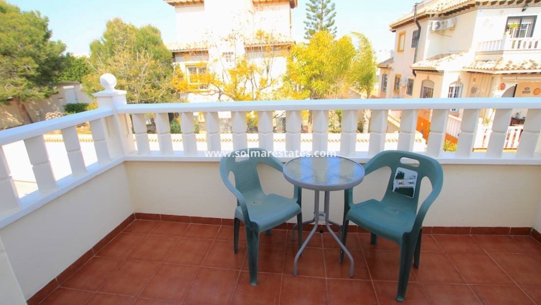 2 makuuhuone Rivitalo myytävänä paikassa Cabo Roig mukana uima-altaan - 235 000 € (Ref: 9834237)
