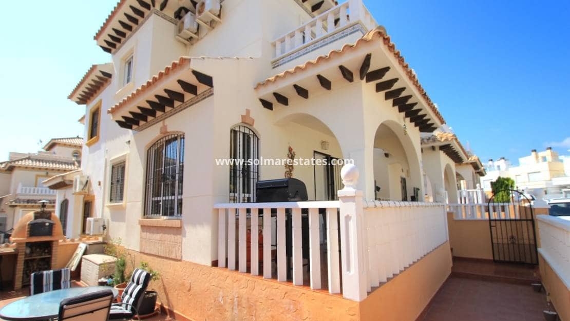 2 makuuhuone Rivitalo myytävänä paikassa Cabo Roig mukana uima-altaan - 235 000 € (Ref: 9834237)