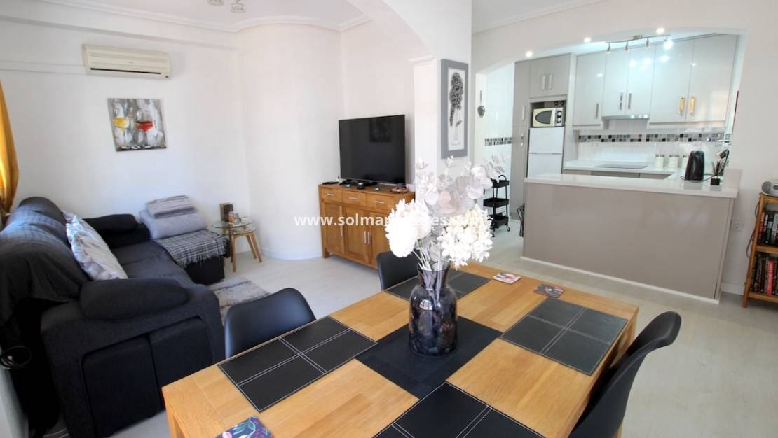 2 makuuhuone Rivitalo myytävänä paikassa Cabo Roig mukana uima-altaan - 235 000 € (Ref: 9834237)