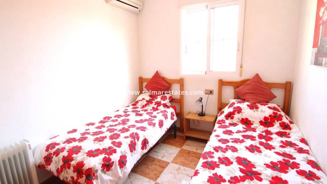 2 makuuhuone Rivitalo myytävänä paikassa Cabo Roig mukana uima-altaan - 235 000 € (Ref: 9834237)