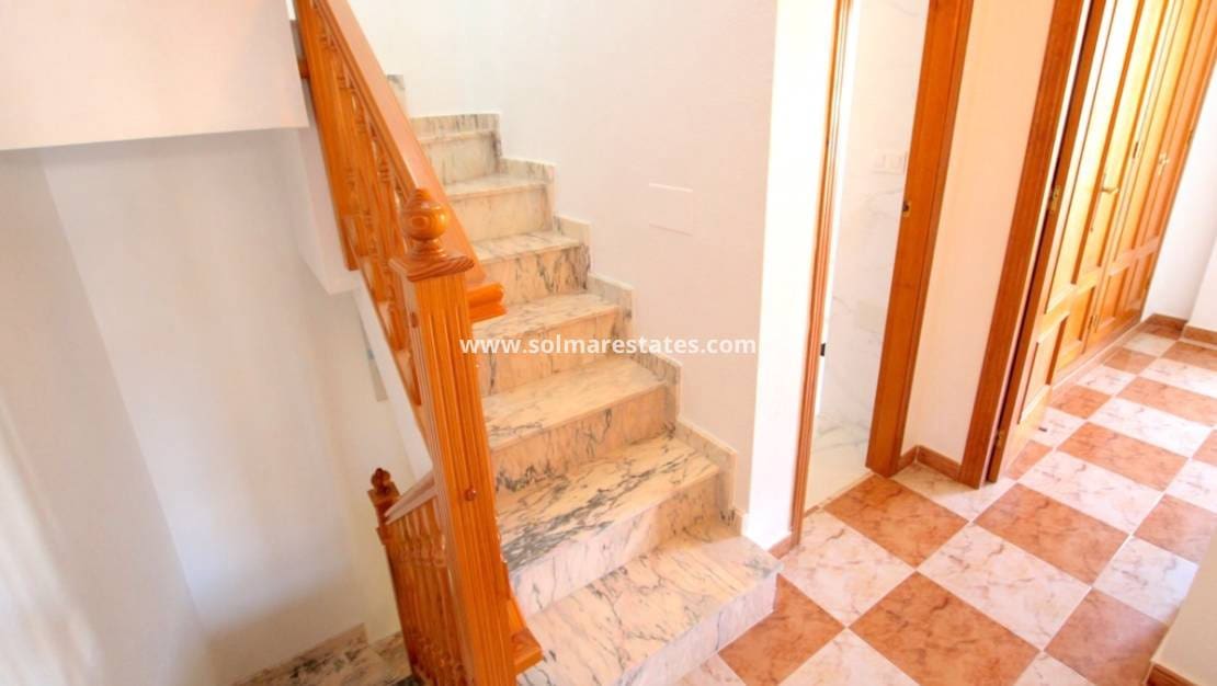 2 makuuhuone Rivitalo myytävänä paikassa Cabo Roig mukana uima-altaan - 235 000 € (Ref: 9834237)