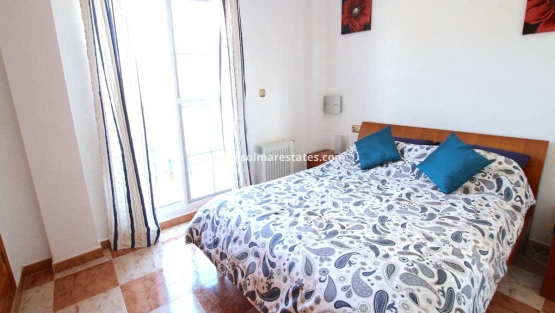 2 makuuhuone Rivitalo myytävänä paikassa Cabo Roig mukana uima-altaan - 235 000 € (Ref: 9834237)