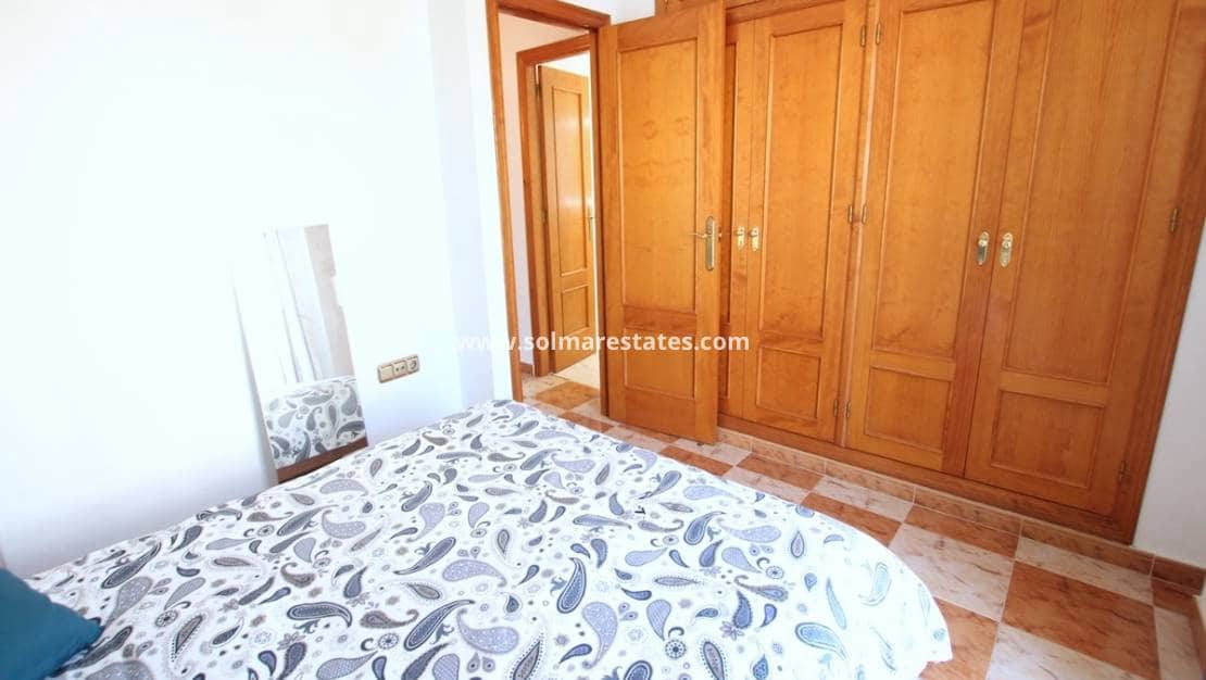 2 makuuhuone Rivitalo myytävänä paikassa Cabo Roig mukana uima-altaan - 235 000 € (Ref: 9834237)