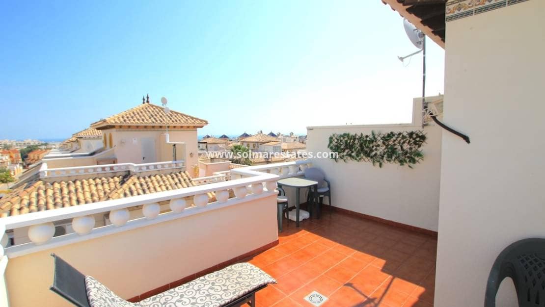 2 makuuhuone Rivitalo myytävänä paikassa Cabo Roig mukana uima-altaan - 235 000 € (Ref: 9834237)