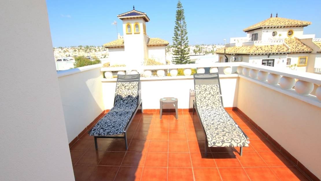 2 makuuhuone Rivitalo myytävänä paikassa Cabo Roig mukana uima-altaan - 235 000 € (Ref: 9834237)