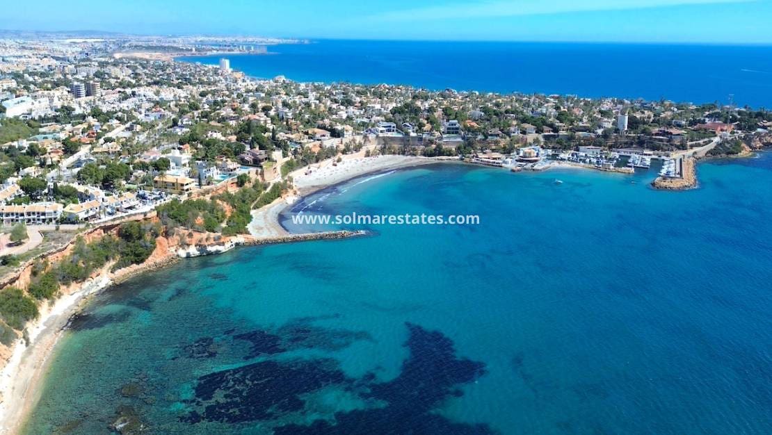 2 makuuhuone Rivitalo myytävänä paikassa Cabo Roig mukana uima-altaan - 235 000 € (Ref: 9834237)
